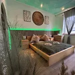 Honor - Nest Neu Renoviert Lägenhet *