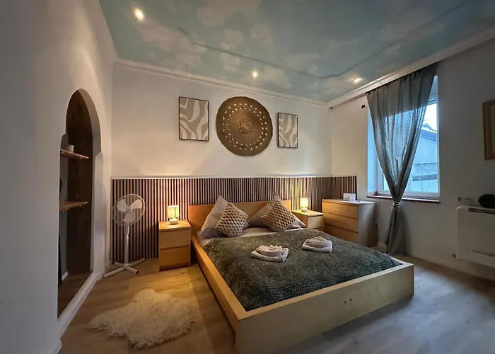 Honor - Nest Neu Renoviert 아파트 *